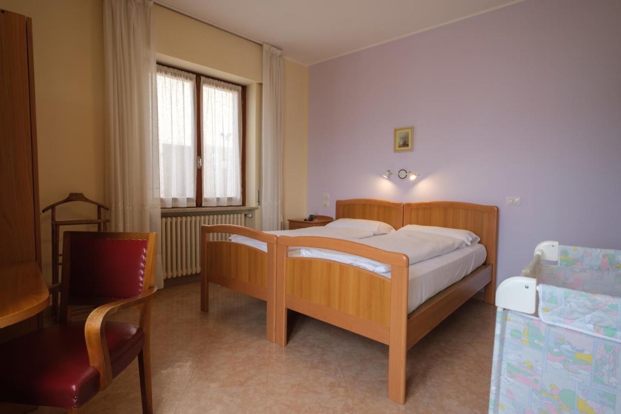 Casa Vacanza - Casa Del Padre Nascimbeni Torri Del Benaco Buitenkant foto