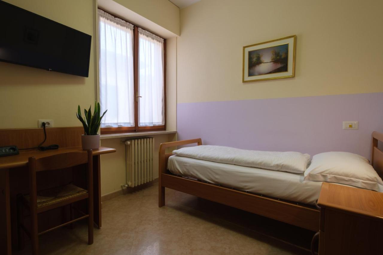 Casa Vacanza - Casa Del Padre Nascimbeni Torri Del Benaco Buitenkant foto