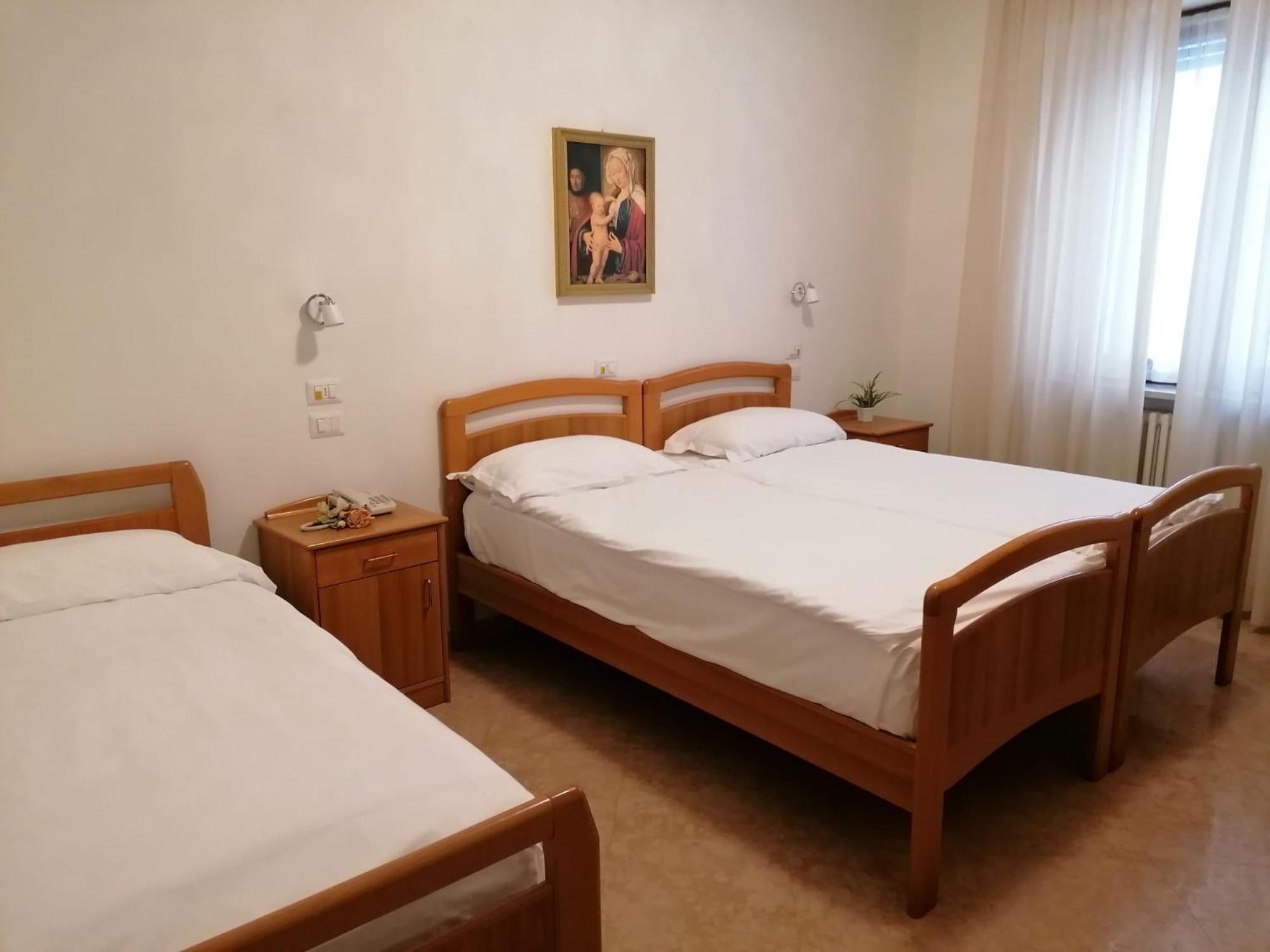 Casa Vacanza - Casa Del Padre Nascimbeni Torri Del Benaco Buitenkant foto